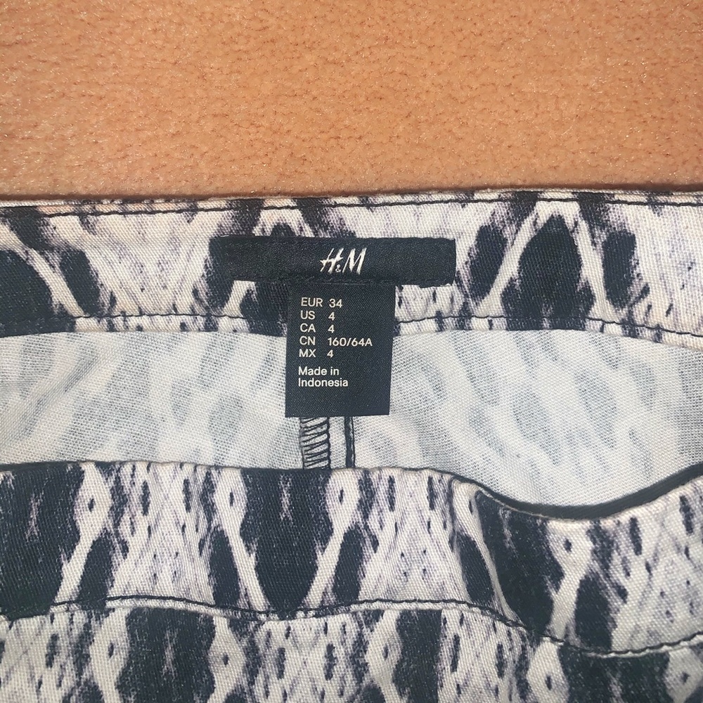 H&M Black and White Pants - Picture 5 of 6